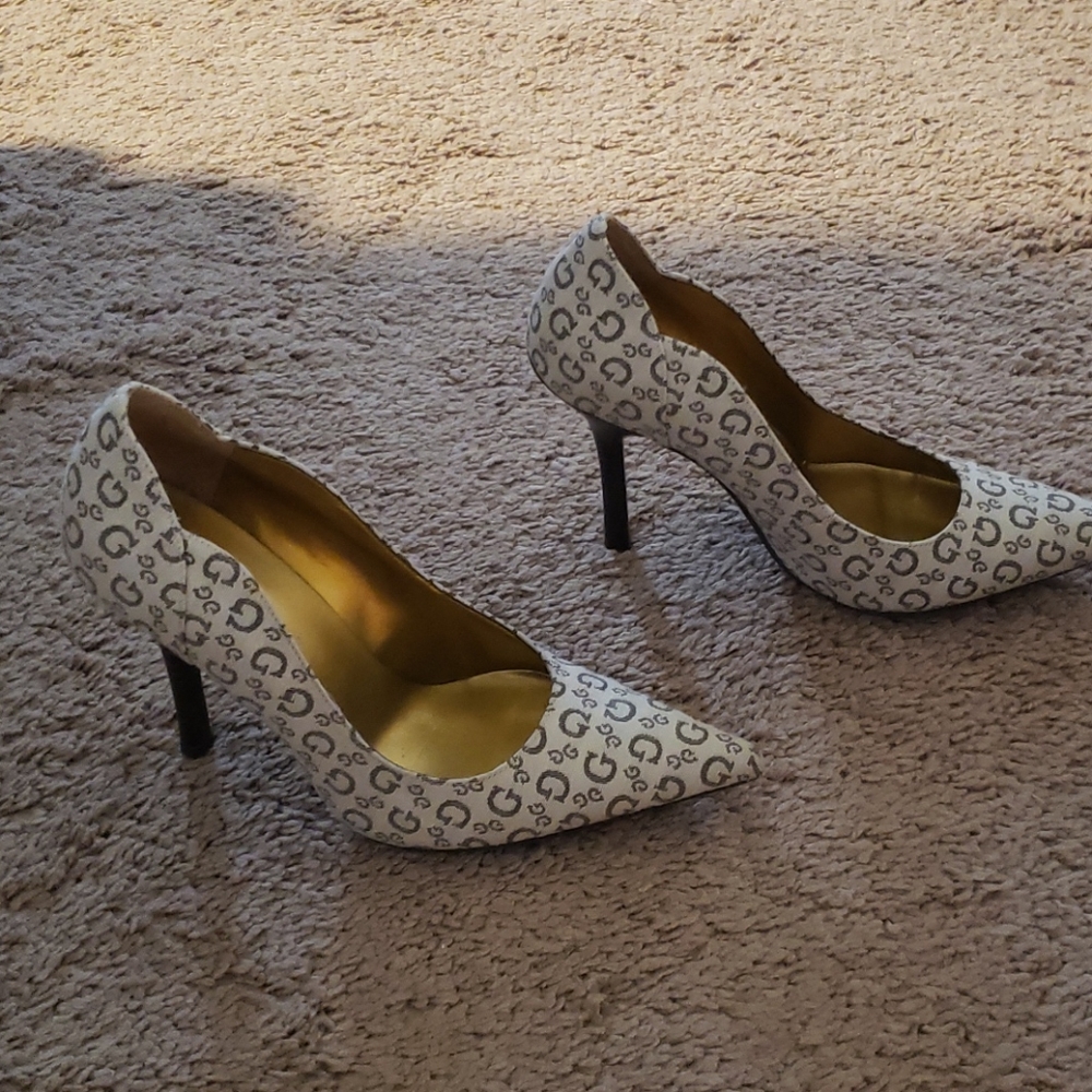 Shoes - Picture 2 of 3